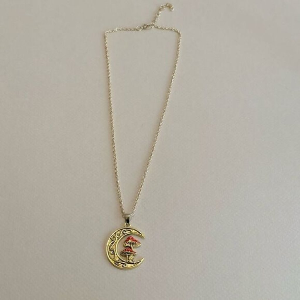 Mushroomnecklacen1105 24$